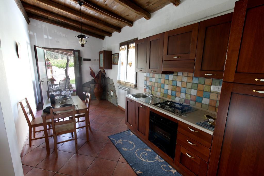 Casa Vacanze Borgo Borghese SantʼAlessio Siculo Pokoj fotografie